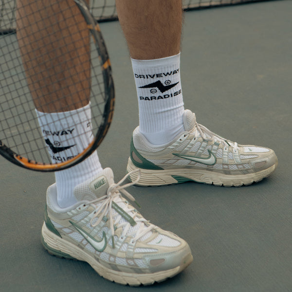 DRIVEWAY PARADISE - TURBO CREW SOCKS - WHITE -